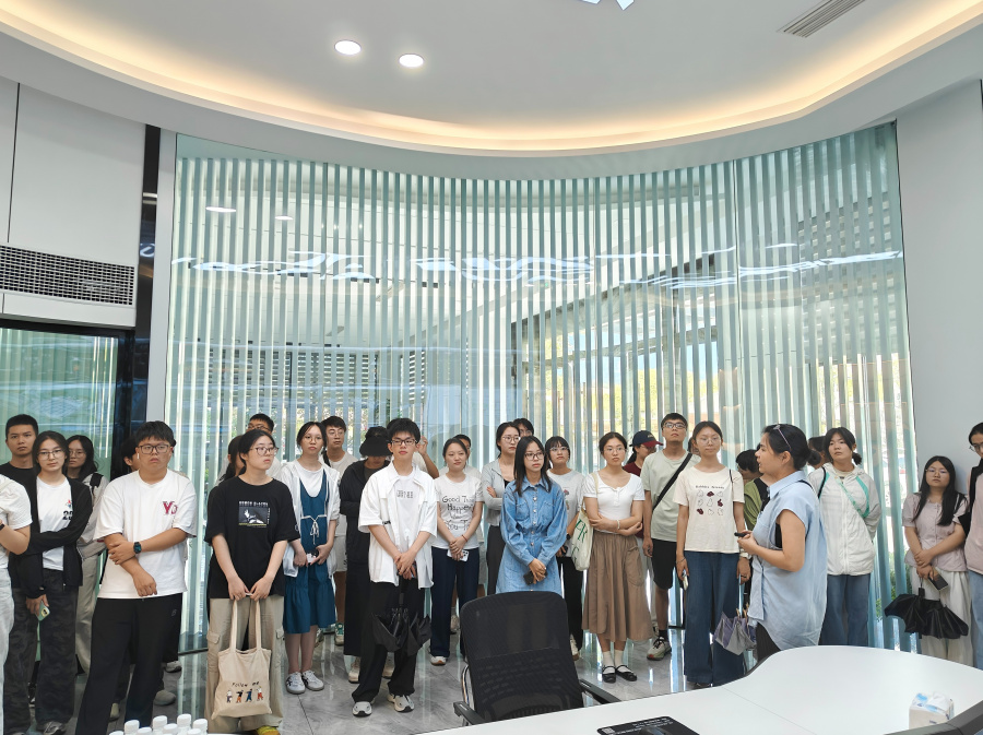 1760162433374618c5Nu.jpg 微信图片_20251011134955_8_799.jpg